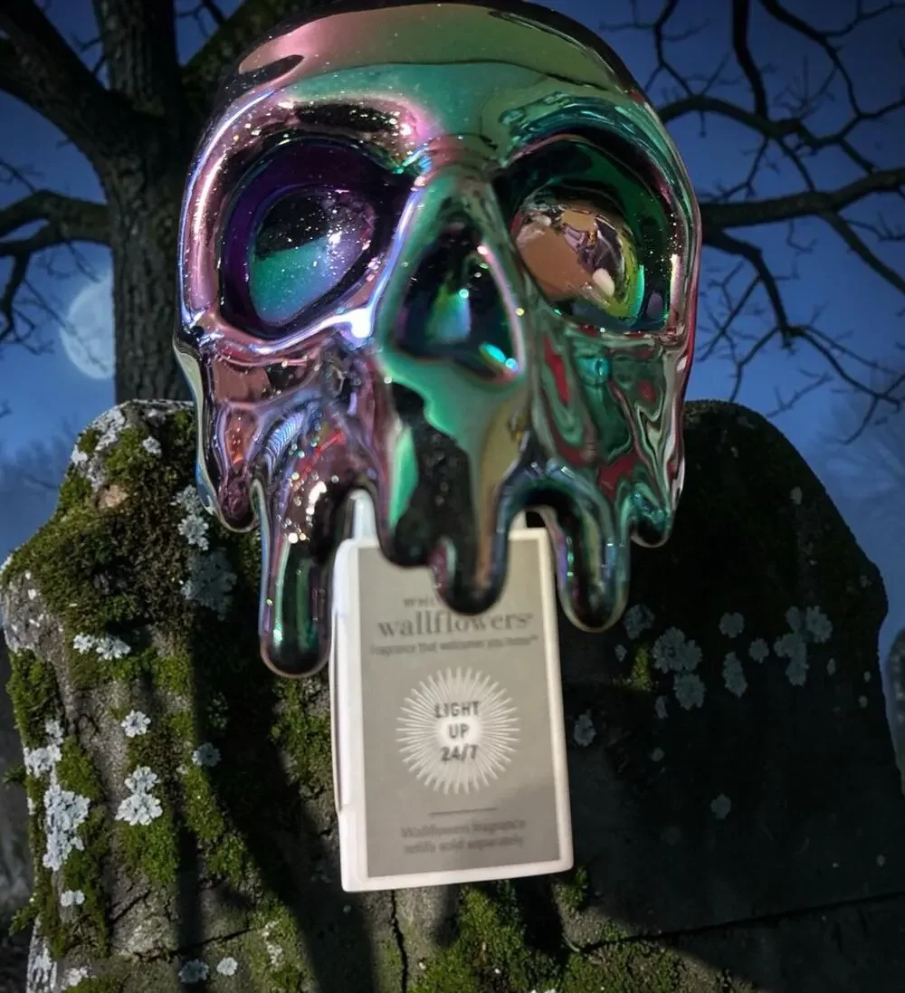 Bath & Body Works Halloween Dripping Skull Night Light Wallflower Fragrance Plug